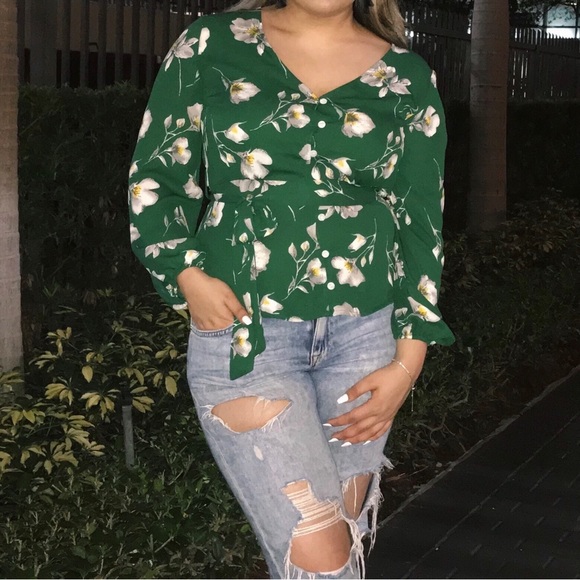 Charlotte Russe Emerald Green Blouse - Picture 3 of 3